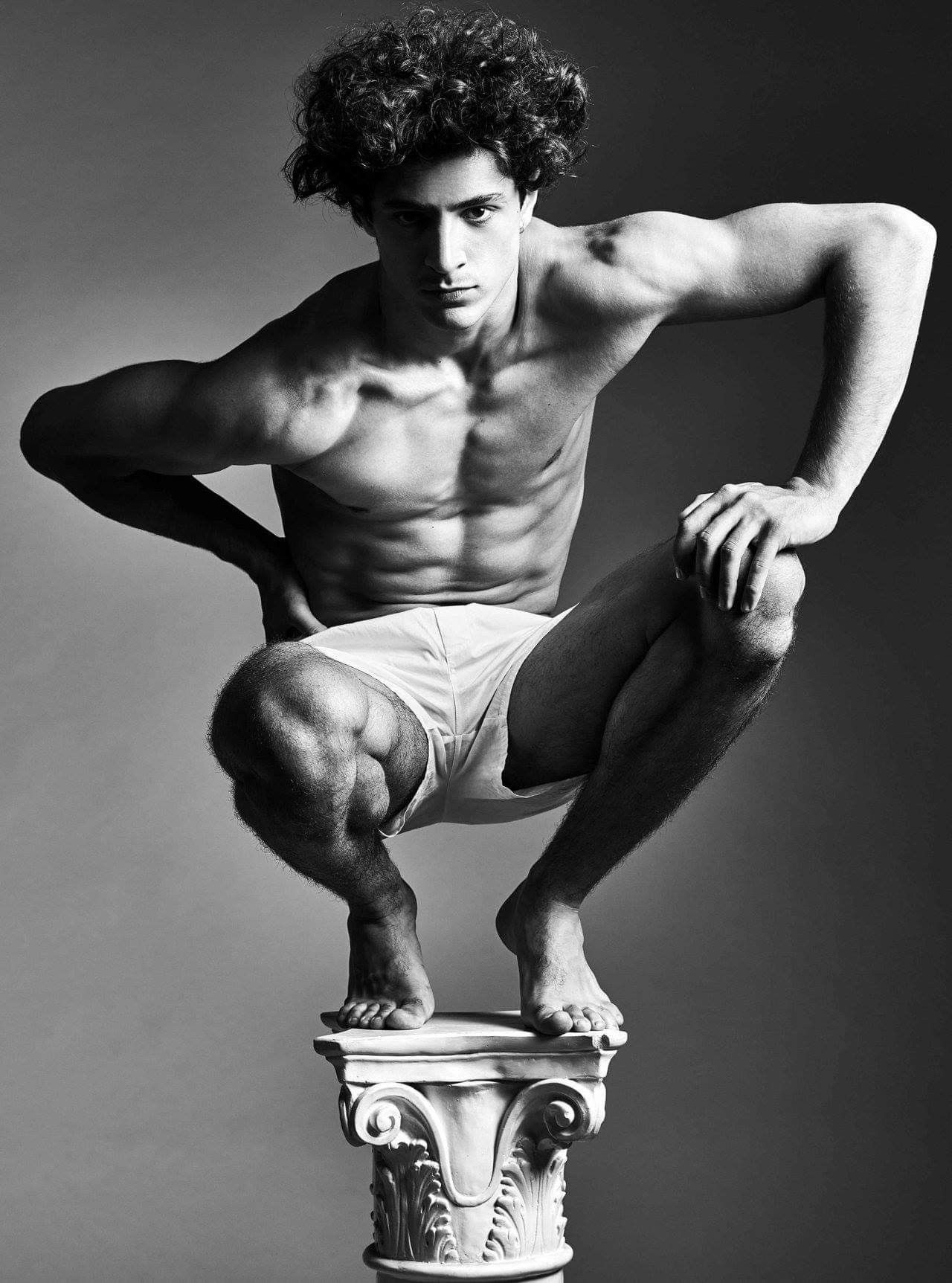 Featured image of post Dynamic Male Pose Reference Photography